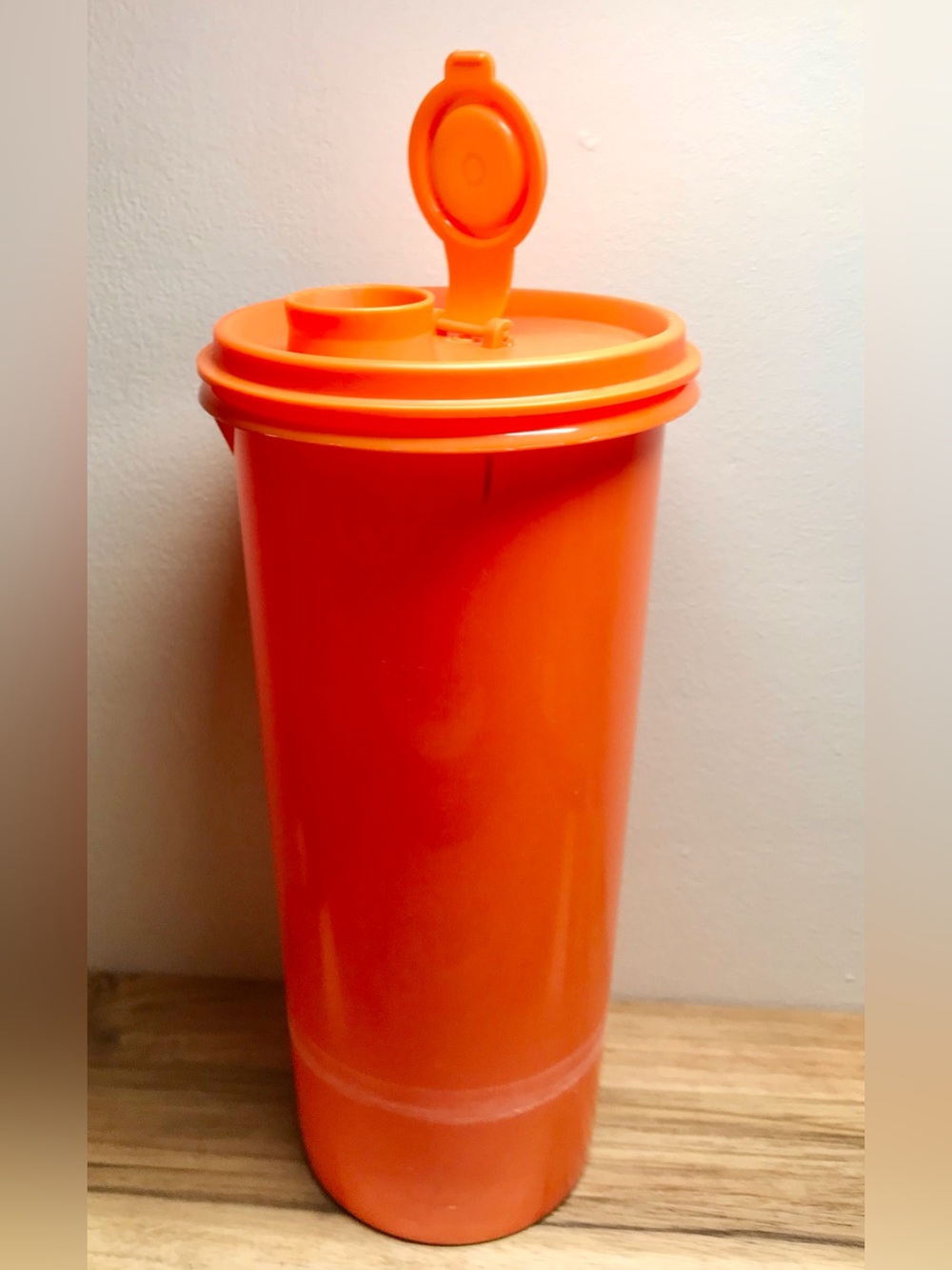 2/$10 Vintage TUPPERWARE Tall Orange Cup Handolier Pitcher Pour Lid Jug Drink